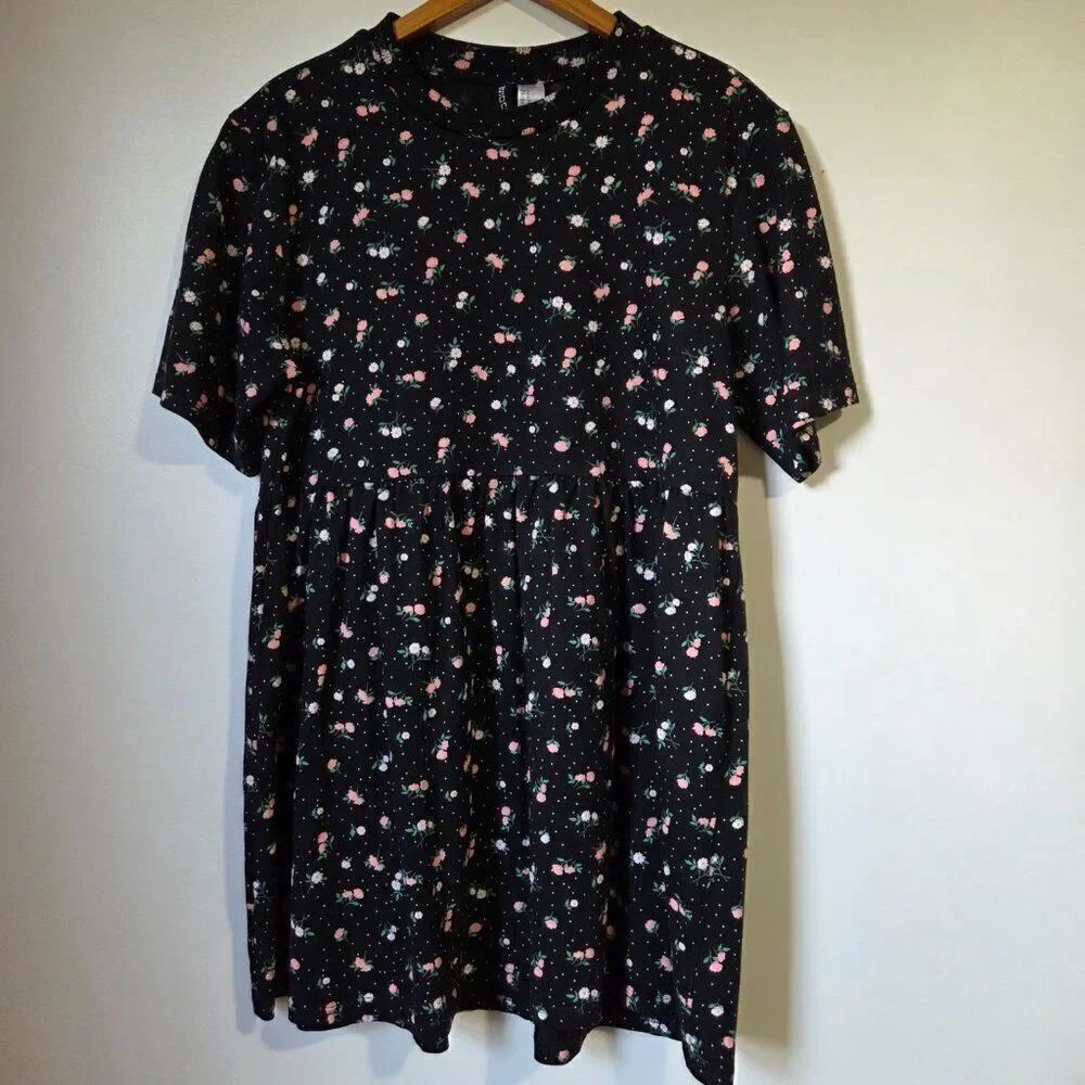 EUC LIKE NEW H&M DIVIDED DITSY FLORAL HI NECK BABYDOLL SHORT DRESS SIZE SMALL